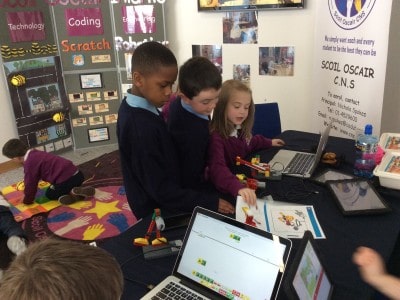 Holly explains programming to  6th class pupils!